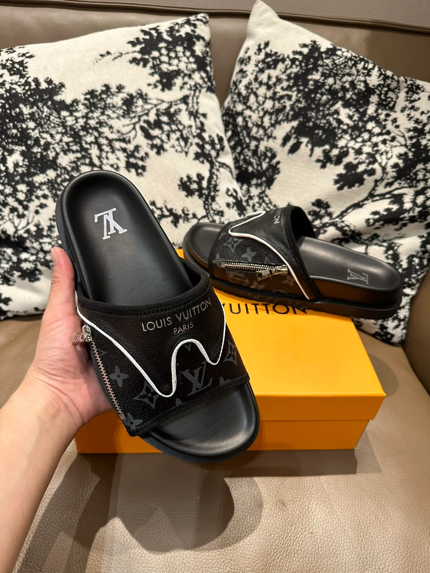 Men's shoes 💰340💰 LV zipper new style, cowhide surface, sheepskin lining, size 36-46